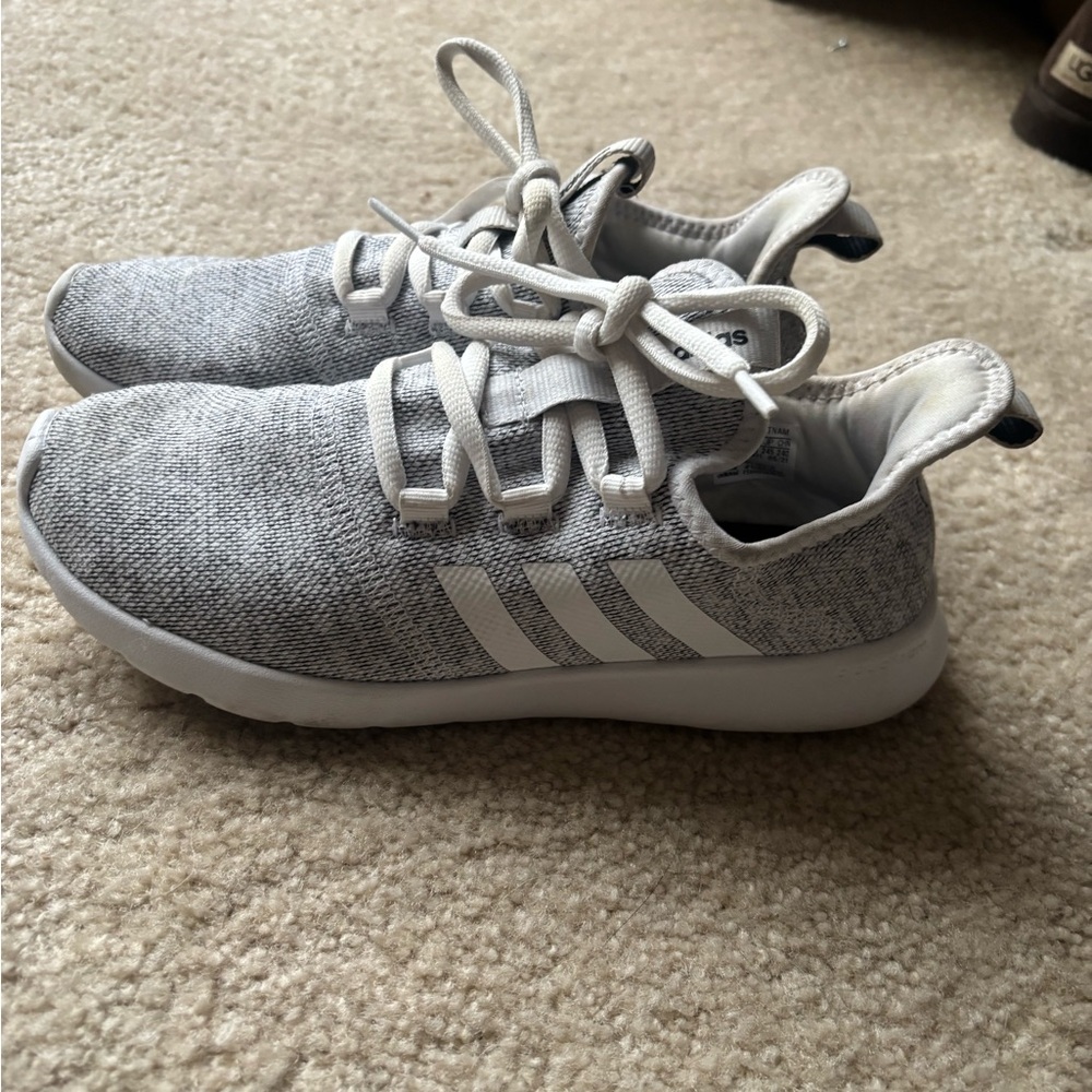 GUC Adidas cloud foam sneaker
